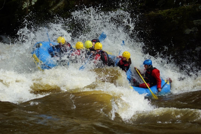  Rafting en rápidos en Gales del Norle 
