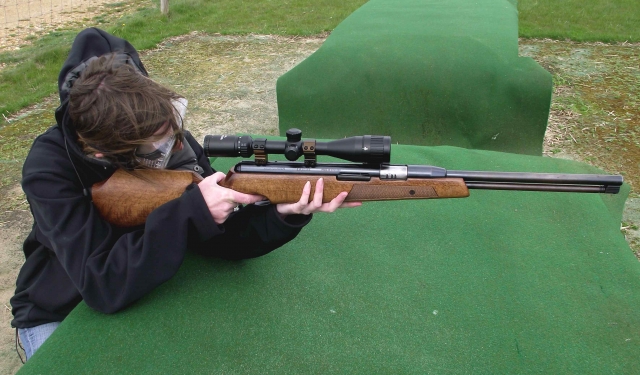  Jalo con pistola de aire comprimido - lores.jpg 
