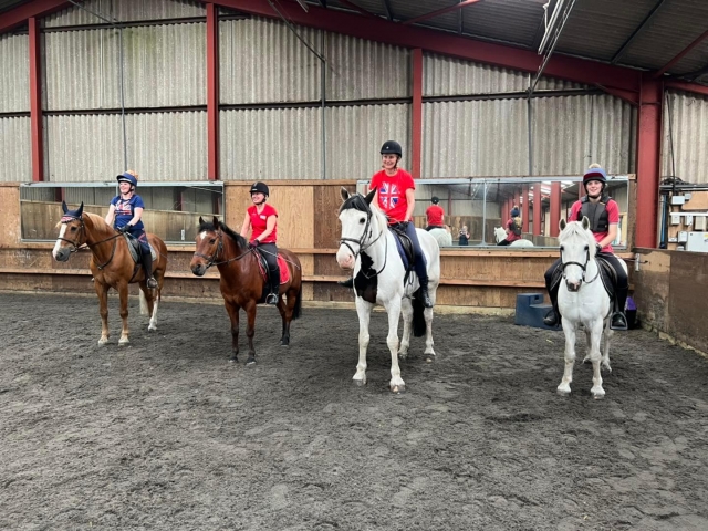  Clases de equitación para adultos