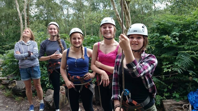  Aventura de chicas en Peak