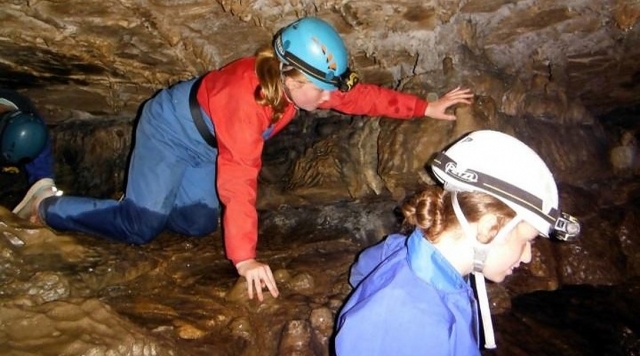  Explora las cueva 