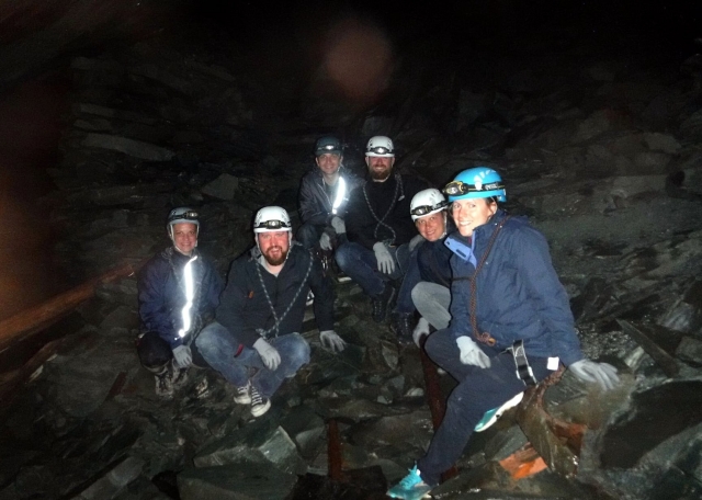  Experiencia divertida con amigos 
