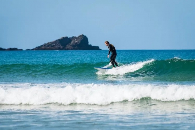  Surfear es muy divertido 