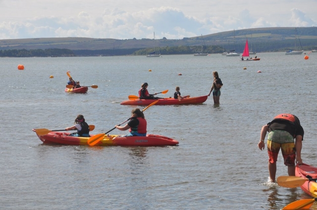 Kayaks dobles en la playa 