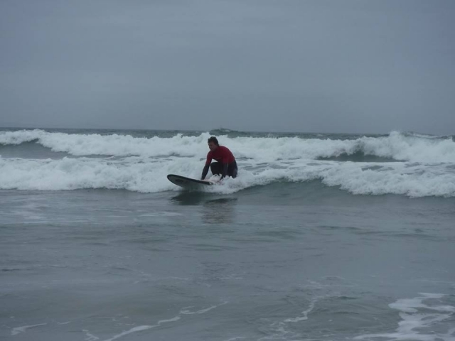  Intentando ponerse de pie 