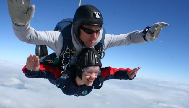 Momentos divertidos haciendo paracaidismo