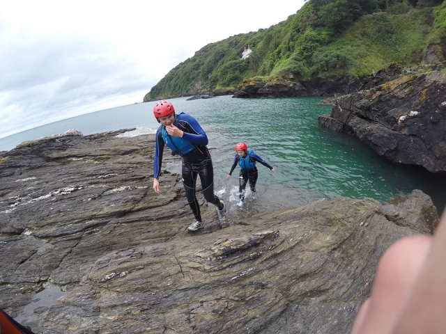  Mantenle abrigado con el kit de Coasteering 
