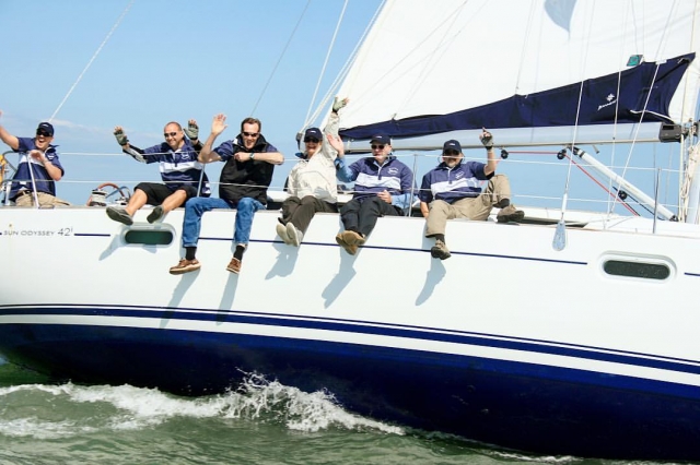  todos juntos en el barco 