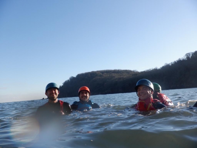  Nadar de un punto a otro 