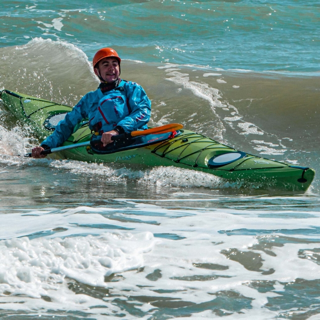  Surca las olas 