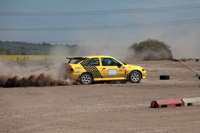  Maneja nuestros coches de rally