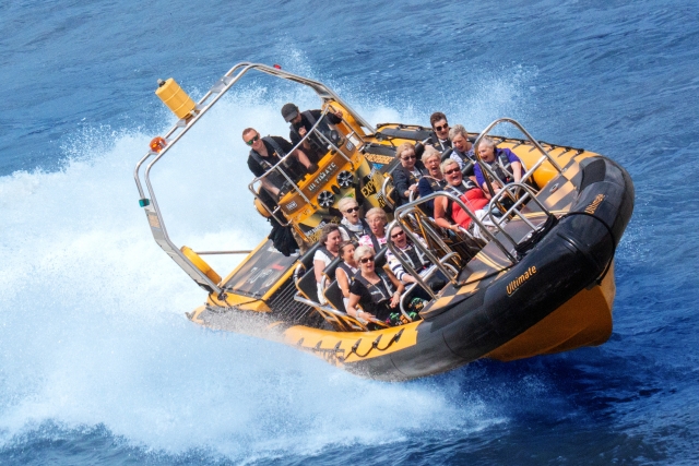  RIB biturbo de alta potencia de 740 CV 