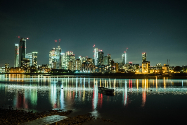  Canary Wharf de noche 
