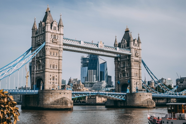  Tower Bridge 