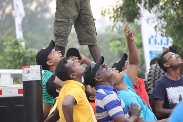  Trae a tus amigos para que lo vean 