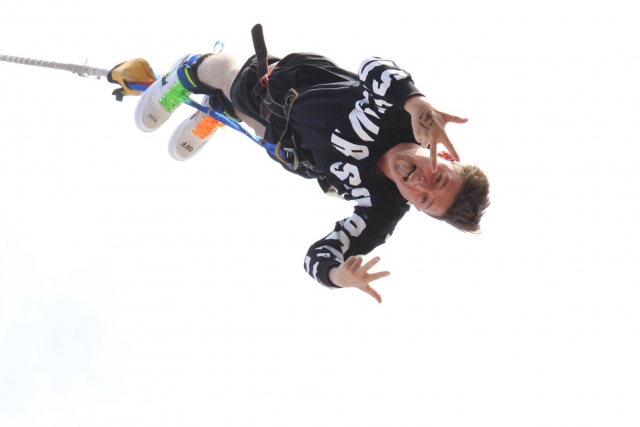  Salto de bungee 