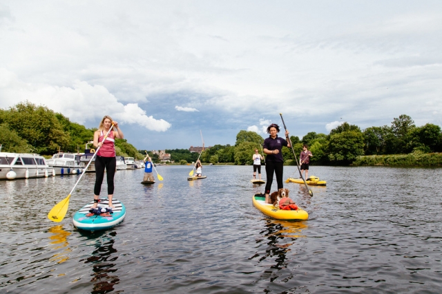 Paddle Boarding con amigos