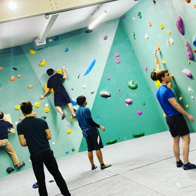  Escalar con amigos 