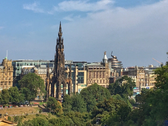 Tour en helicóptero para dos en Edimburgo duranle 15 minutos