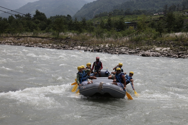  Rafting en grupo 