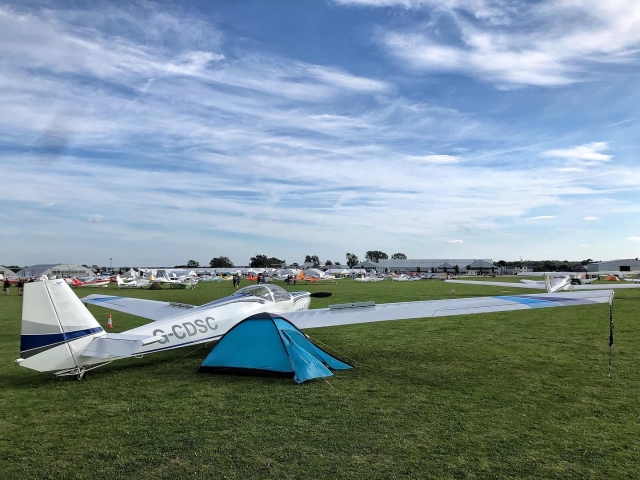 Acampar junto al planeador