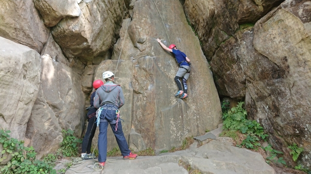  Guía de escalada presenle en todo momento 