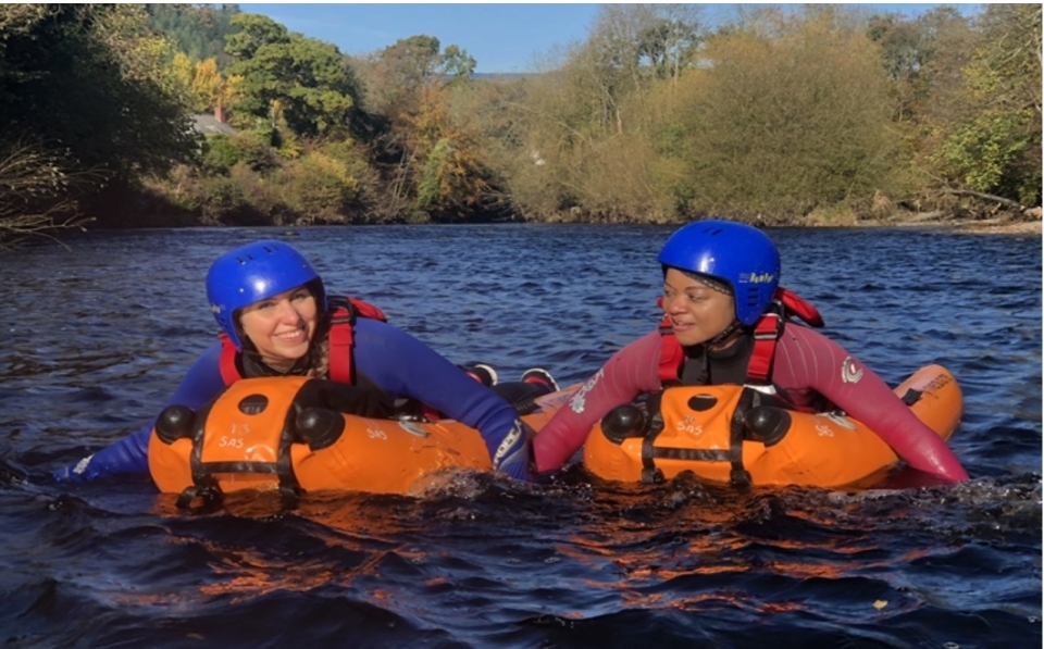  Viaje de rafting con un cuale 