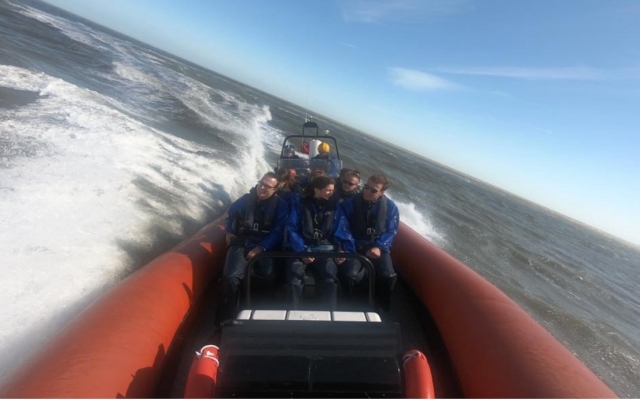  Pbaños divertidos en el mar 