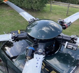 Vuelo en helicóptero (Hughes 500) en Lustleigh 60 min