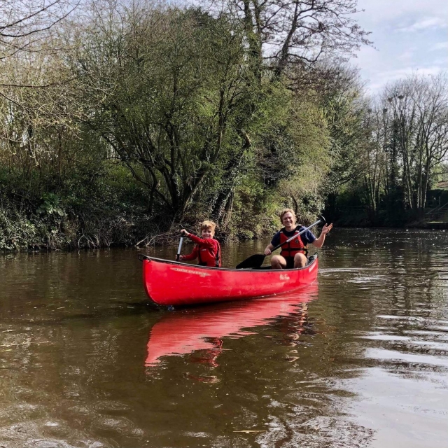  Paseo en canoa en familia 