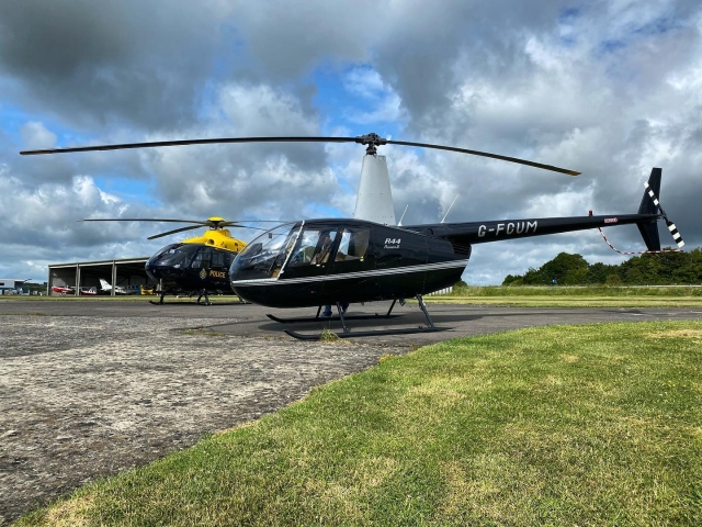  Helicóptero R44 