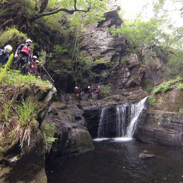  grupo de barranquismo en cascada 