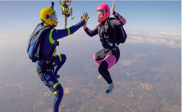 ¡El paracaidismo es divertido!