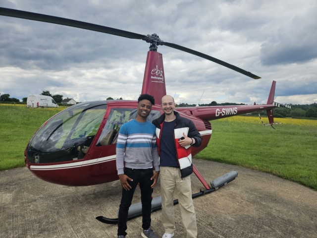  Disfruta de un encantador paseo en helicóptero 