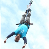 Salto de bungee en tándem de 160 pies en Salford Quays