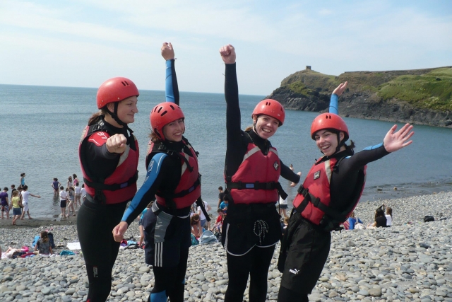 Sesiones de Coasteering en Gales