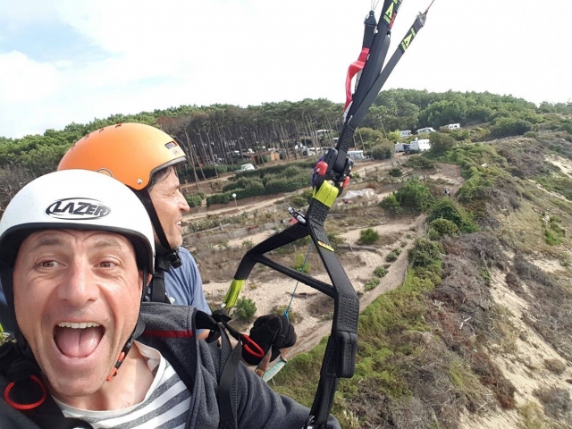 Celebre con un vuelo biplaza 