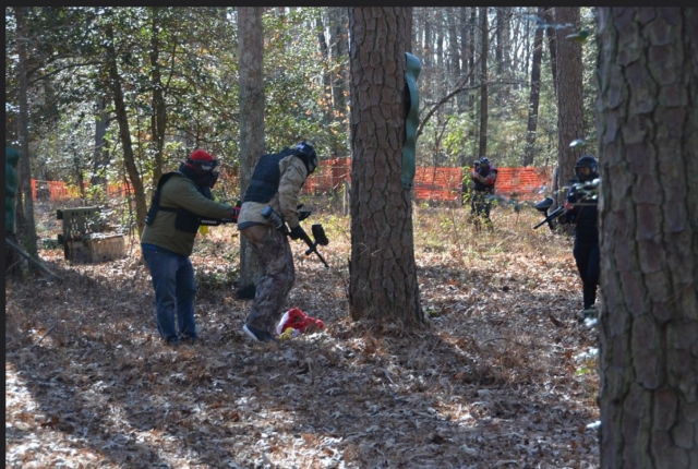  Explorar los campos de paintball