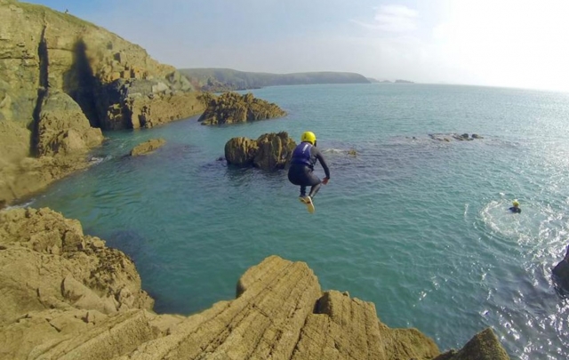  Coasteering en Haverfordwest 