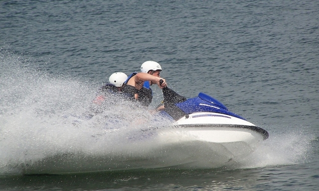  Disfruta de una aventura en jet ski con nosotros