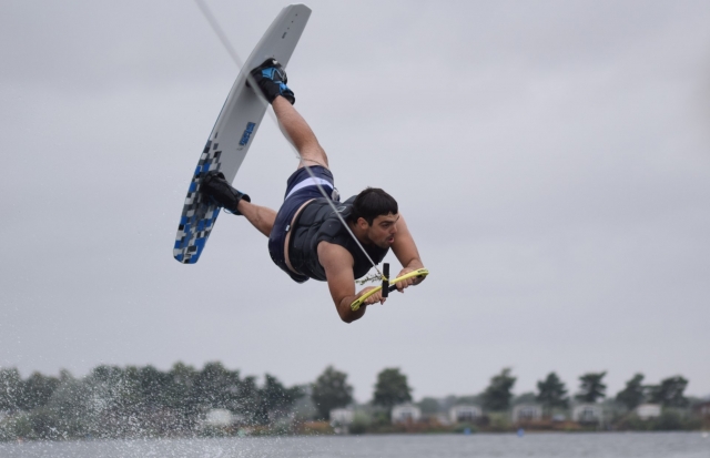 Curso de Wakeboard para principiantes en Tallington 3 días