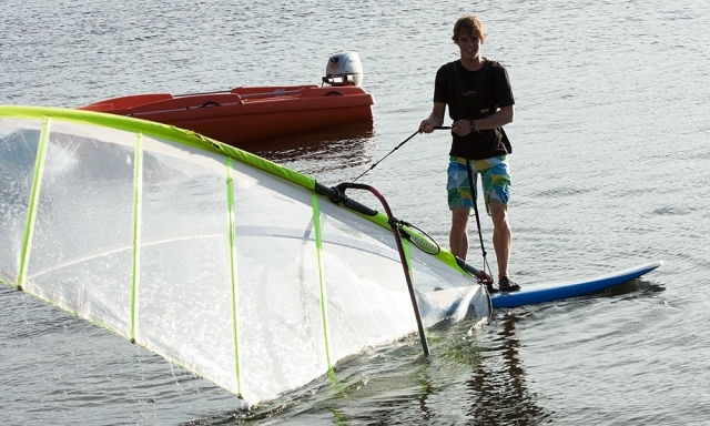 Aprende a hacer windsurf 