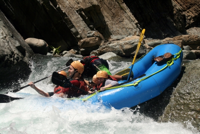  Rafting en rápidos 