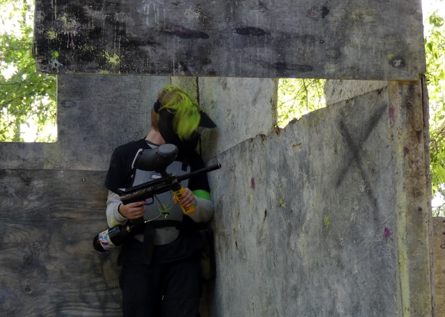 Esconderse duranle una escaramuza de gotcha 