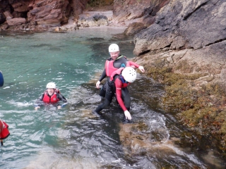 Tour de Coasteering en Anstey’s Cove, 3h