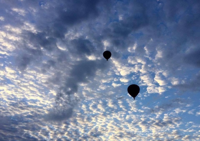 Disfrutando de una divertida aventura sobre los cielos