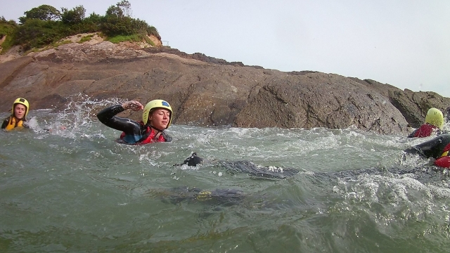 ¡Desafía a tus amigos a disfrutar de esta aventura! 