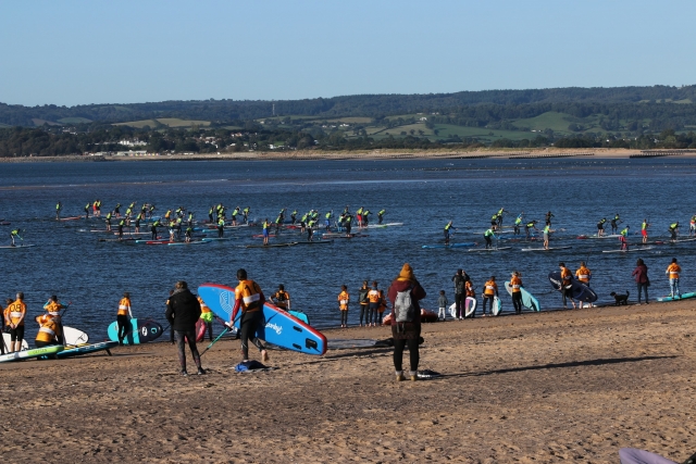  ¡Todo el mundo practica paddleboard en Exmouth!