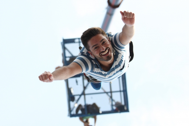 Los saltos en bungee son divertidos 
