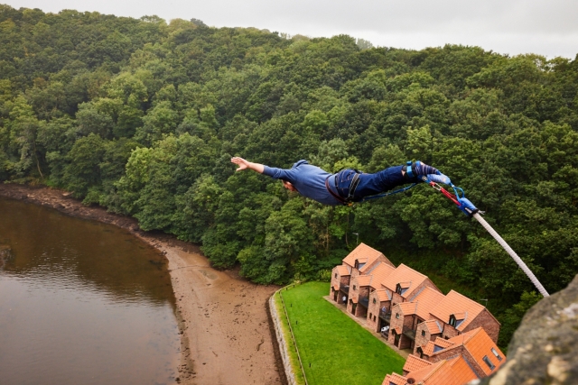 Disfruta de un salto en bungee en Whitby 